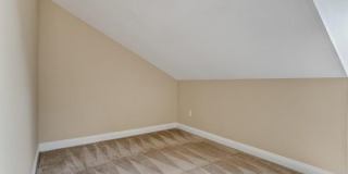 5053 DONOVAN Drive Gallery 14