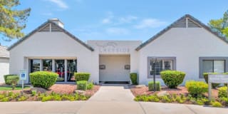 Lakeside Gallery 27