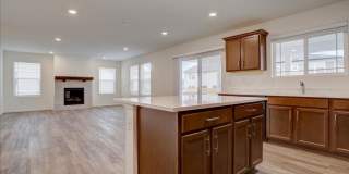 Available for move-in on 05/15/26- 3bed/2.5bath in Aurora! Gallery 8