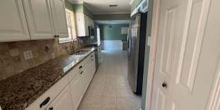 Gulf Breeze - Proper - 5 bedroom, 3.5 bathroom with pool and lawn care included Gallery 11