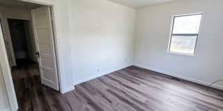 RENT SPECIAL: $750 Off First Full Month's Rent With One Year Lease! ~ Marks 950 RENT SPECIAL: $750 Off First Full Month's Rent With One Year Lease! ~ Marks 950 Gallery 14