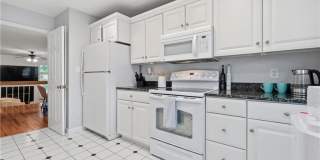 351 Pender Court Gallery 14