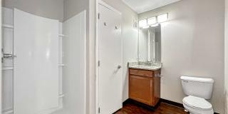 Capitol Grove Apartments Gallery 16