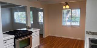 Charming 3 Bedroom House With Inground POOL Gallery 4