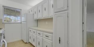 1142 W Circle Ter W Gallery 14