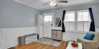 Fully Furnished Downtown Carlisle Townhouse with Fenced Yard and Off Street Parking Gallery 8