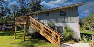 Cozy Completely Remodeled 2nd Floor Duplex with 2 bedrooms and 1 bathroom. Gallery 1