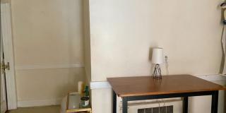Large 2 bed unit in the heart of Oak Square Gallery 7