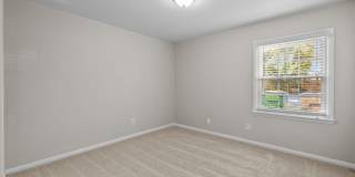 *MOVE IN READY* 3 Bed, 2 Bath Condo, Close to Uptown!!! Gallery 19
