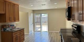 GREAT OAKLEY 3 BEDROOM, 2.5 BATHROOM, PLUS LOFT! NEW UPGRADES TO BE COMPLETED THE END OF THE MONTH OF JULY UPON VACANCY! Gallery 7