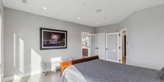 527 BROWN Street Gallery 22