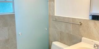 579 Beach Road Gallery 12