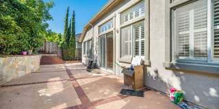 Highly Desirable Executive Home: 4 Bedrooms, 3 Bathrooms of Luxury Living Gallery 22