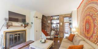 Gorgeous 3-Bedroom Townhouse in Washington Square West! Available mid-July! Gallery 3