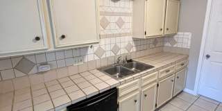 North Austin Home - Great Area and Ready NOW! Gallery 11