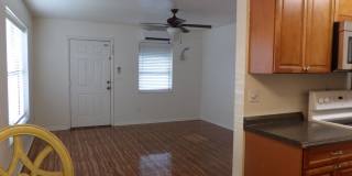 Cute 2 Bedroom 1 Bath with huge Screen Porch Gallery 12
