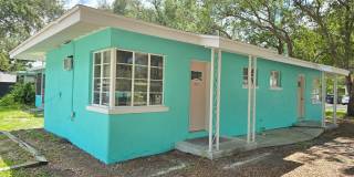 Cute Studio Duplex in Downtown Sarasota Available Now! Gallery 1
