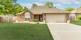 Classic Brick Home in Fayetteville! Gallery 1