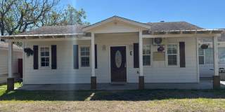 Charming 1BR Duplex in San Antonio Gallery 1