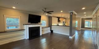Great cottage house just off Ellington Pkwy-close to downtown! Gallery 8