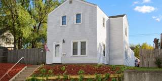 Large 3 Bedroom 2 Bathroom Home in Saint Paul! Gallery 1