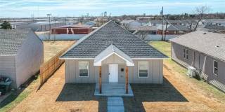NEW HOME. MODERN FINISHES. FENCED YARD. GREAT LOCATION. Gallery 1