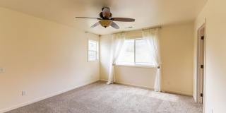 Beautiful 3 bed/2.5 bath single family home w/attached 2 car garage Gallery 38