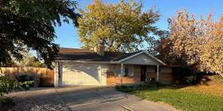 Sandy 4 bd 3 bath Single Family Stunner! Gallery 1