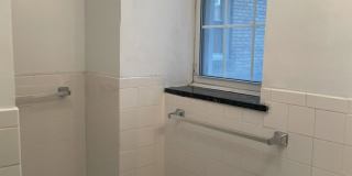 New King Edward Gallery 402