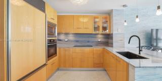 6799 Collins Ave Gallery 5