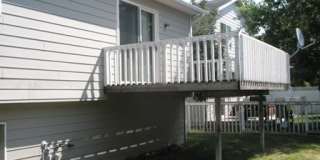 4 Bedroom, 2 Bathroom Duplex - Pet Friendly Gallery 3