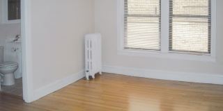 512 W Cornelia Ave Gallery 64
