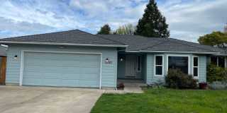 Great Property- 3 Bedroom 2 Bath Home w/Large Deck and Patio Area Gallery 1