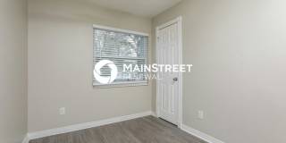 109 North Alderwood Street Gallery 10