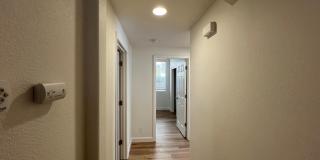 5 bedroom home located in Sylvan School District! Gallery 13
