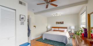 Oakenshawe 5-Bedroom, 2-Bathroom Home Close to Johns Hopkins Gallery 17
