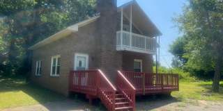Charming 3-Bedroom Home with Large Yard & Convenient Location! Gallery 1