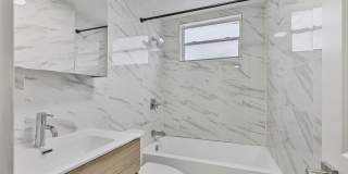 1315 Ne Miami Ct Gallery 4