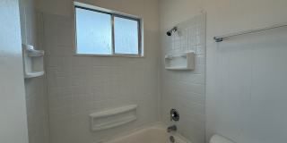1/1 Triplex - End Unit /No Carpet / Vinyl Plank Flooring / Lots of Parking / CISD Gallery 16