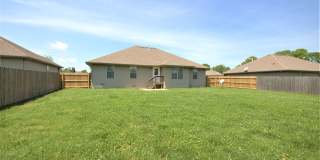 4 Bedroom home with fenced backyard Gallery 17