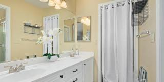 3 BR 2.5 BA Glendale Gallery 16