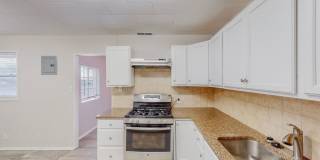 NE 2/BD 1/BA 1/CG HOME Gallery 6