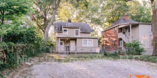 2097 Summit Street Gallery 2