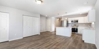 934 Maple Avenue Gallery 7