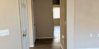 6 bedroom home!  Available Now! Gallery 87