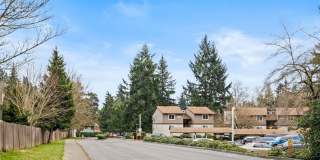 Spacious 2-Bedroom Ground Floor Condo with Private Yard in Kirkland Spacious 2-Bedroom Ground Floor Condo with Private Yard in Kirkland Gallery 1