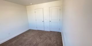 Modern 4 Bedroom Townhome in Cedar City. Pet Friendly! Gallery 8