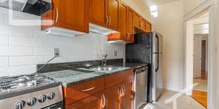 Newly renovated 2nd floor 1 bed unit right next to the Green Line! Gallery 9