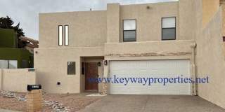 NE Heights 3 bed 2.5 Bath Townhome Gallery 1