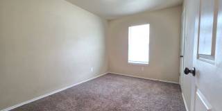 3 Bd / 2 Bath and great back yard Gallery 11